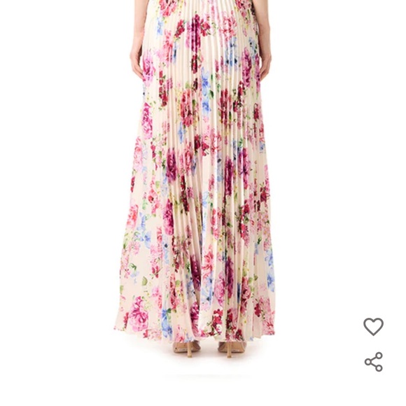 Monique Lhullier, satin “peony dream”strapless ball gown dress.  Size 8. - Picture 3 of 14